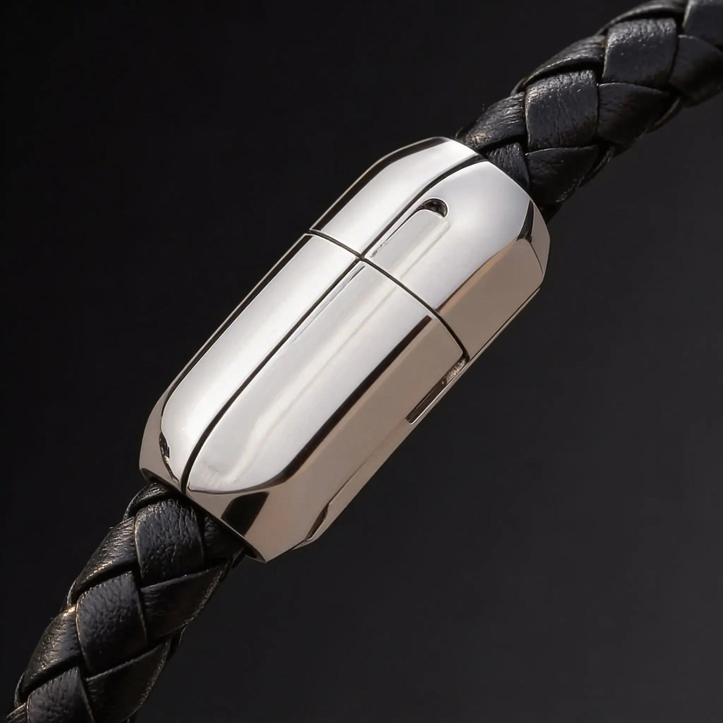 MUSUBI — Titanium & Leather Bracelet Leonardo’s Leather