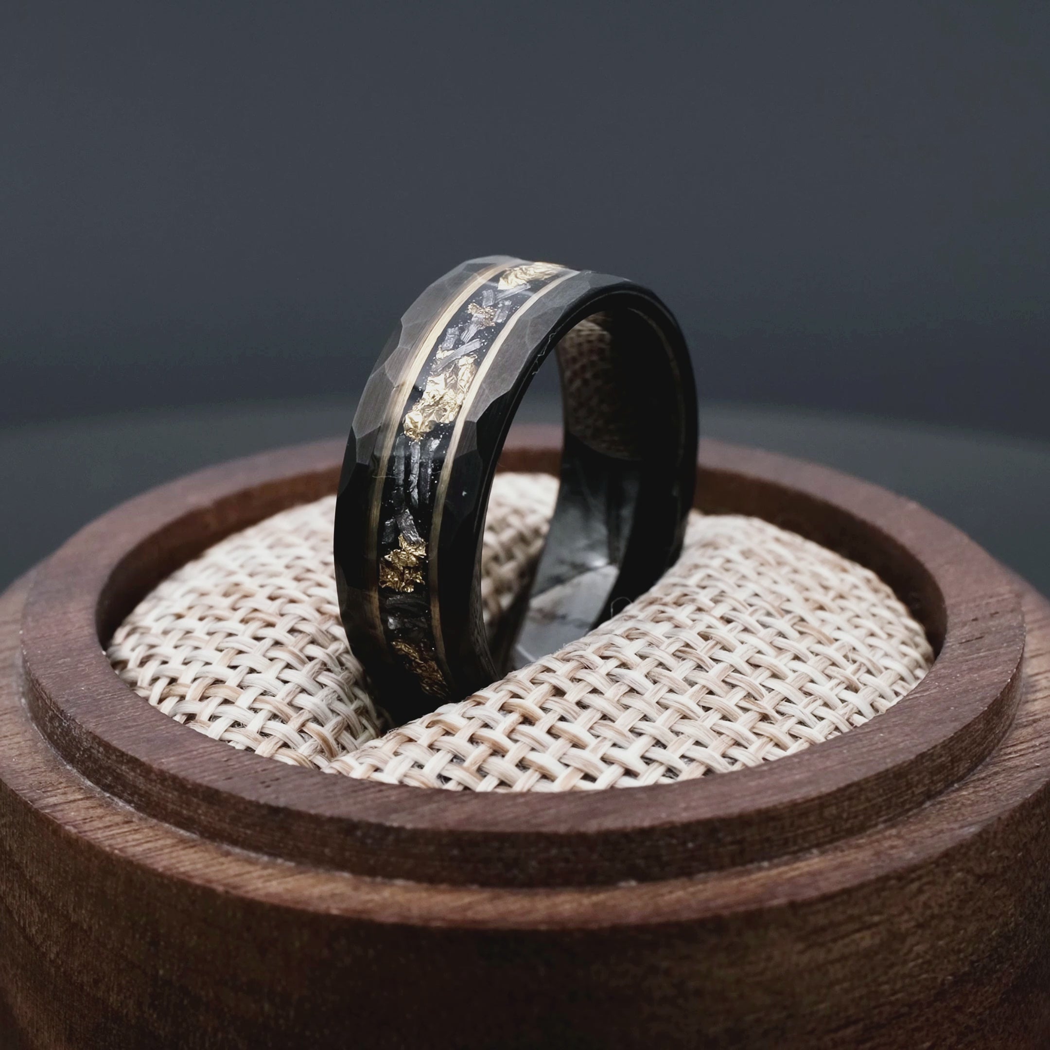 力道山（虎ガウン 紺 RINGSIDE限定Ver. ） Gold Leaf & Meteorite Ring - Black Hammered Tungsten Wedding Band